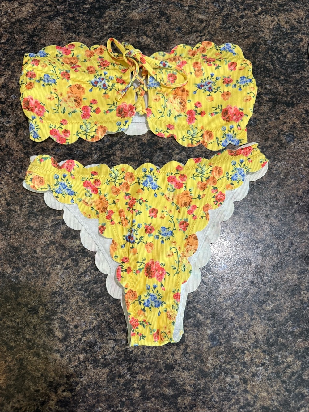 SHEIN Yellow Floral Scallop Bandeau Bikini Set